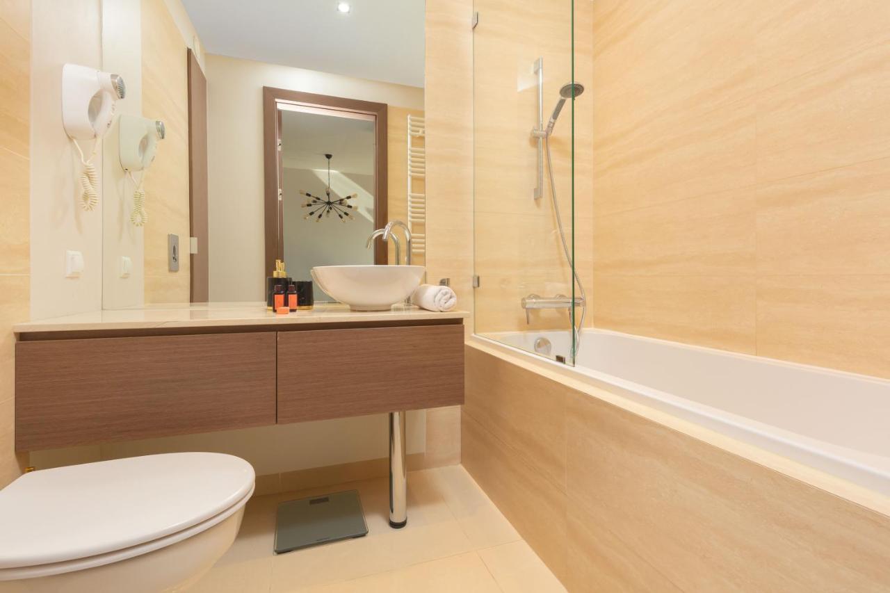 Platinum Towers Apartment With Parking By Renters Prestige Warsawa Bagian luar foto