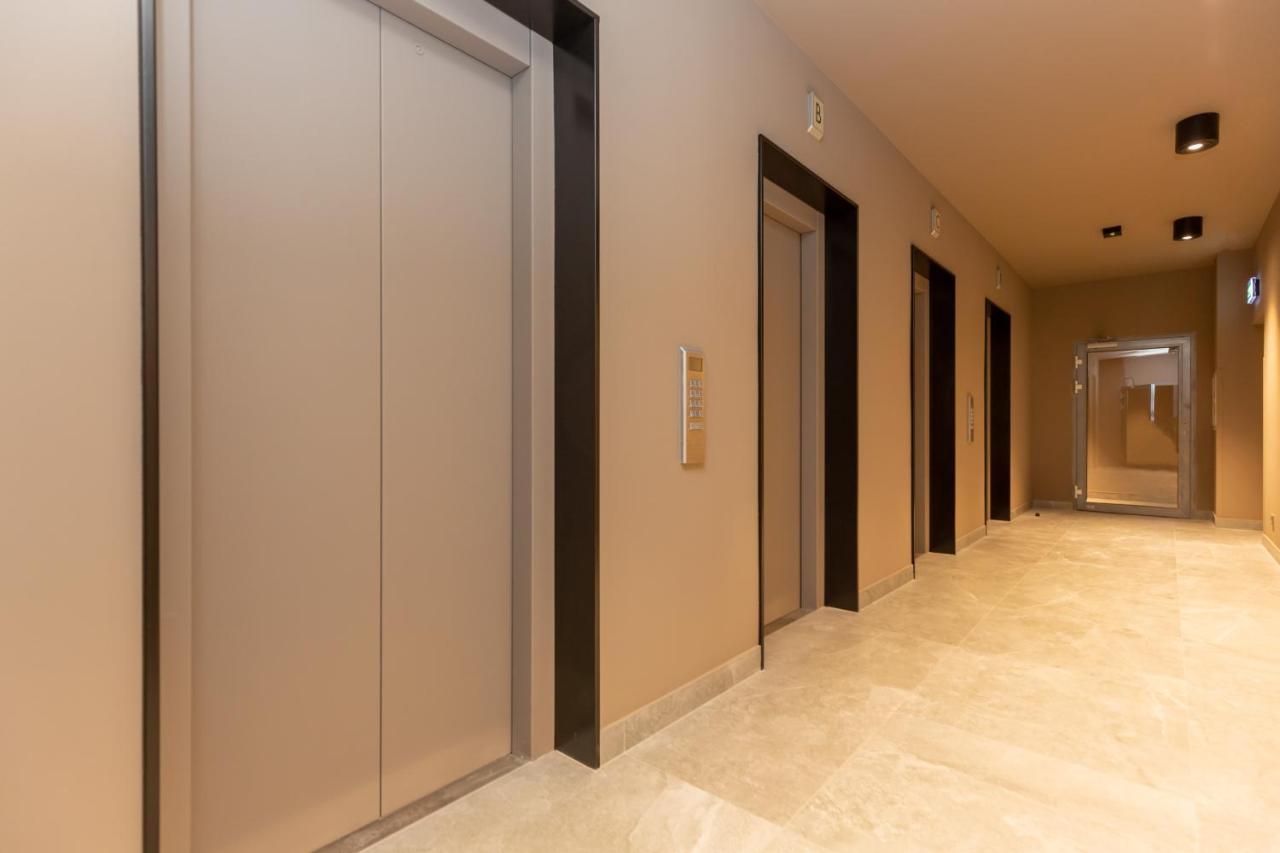 Platinum Towers Apartment With Parking By Renters Prestige Warsawa Bagian luar foto
