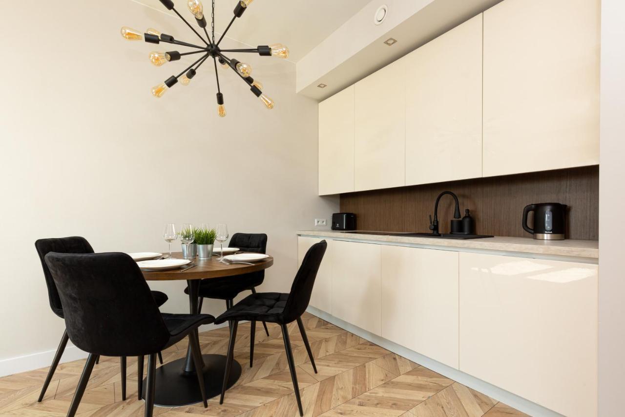 Platinum Towers Apartment With Parking By Renters Prestige Warsawa Bagian luar foto
